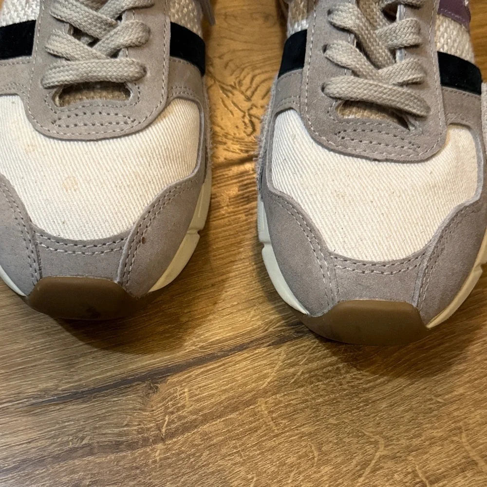 Gola Women’s Sneakers in Beige and Navy - Picture 3 of 10